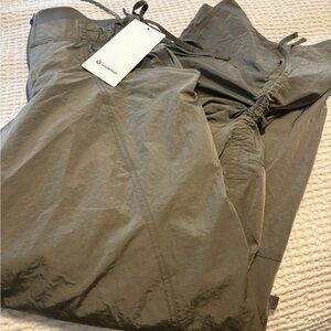Lululemon cinchable wide-leg pants size 8